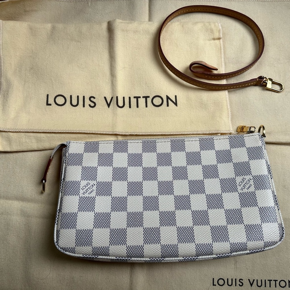 Louis Vuitton Pochette Accessoires Damier Azur